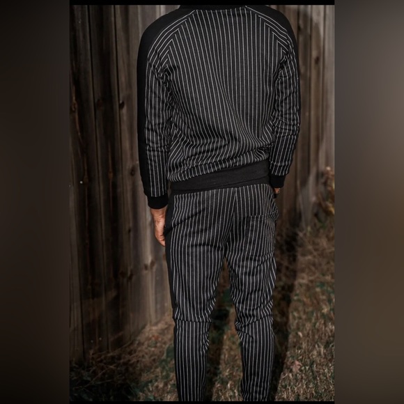 Men's 2pc Luxury Sweatpants Tracksuit set( Please Review Size Chart) - Picture 3 of 8